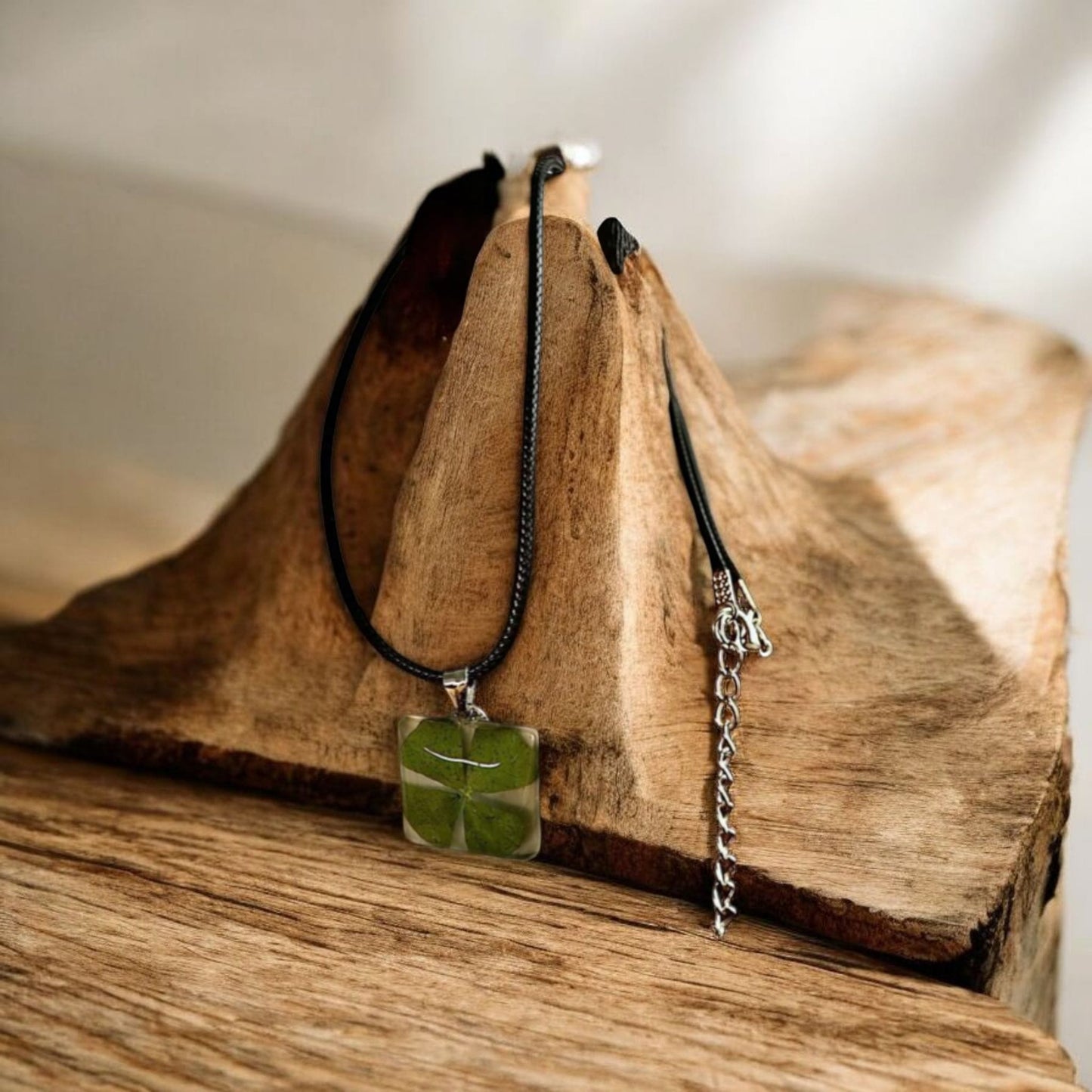 collar de trevol cuatro hojas